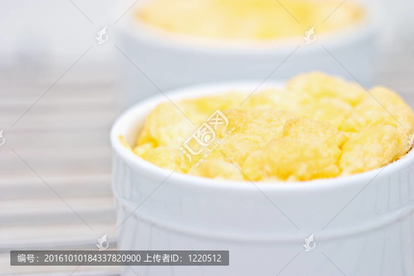 芝士蛋奶酥
