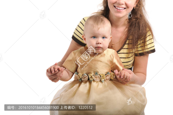 年輕的母親與嬰兒
