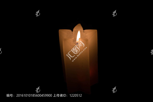 一支黑色的蠟燭