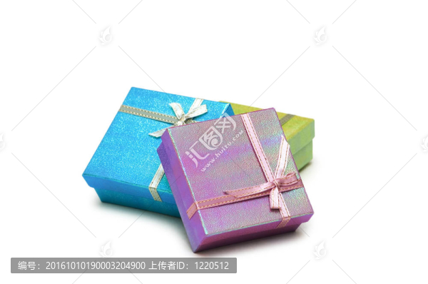 三禮品孤立在白色背景