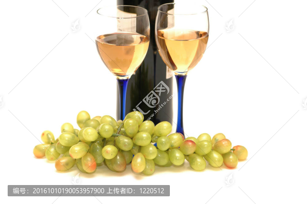 兩杯酒和一簇葡萄