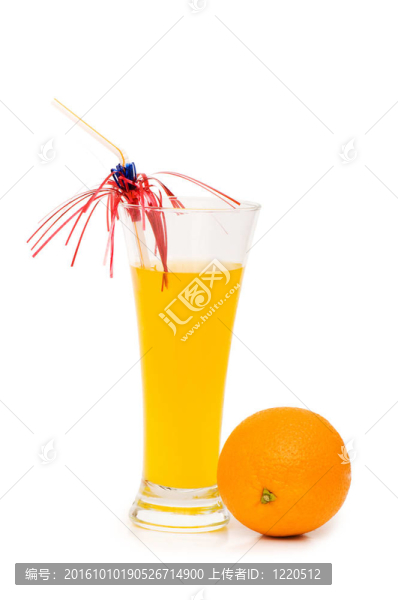 白色背景上的橙色雞尾酒