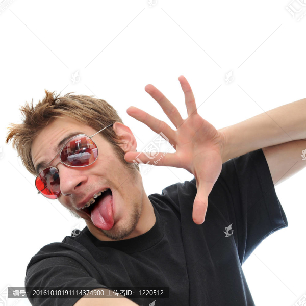 年輕人伸舌頭了飛行員