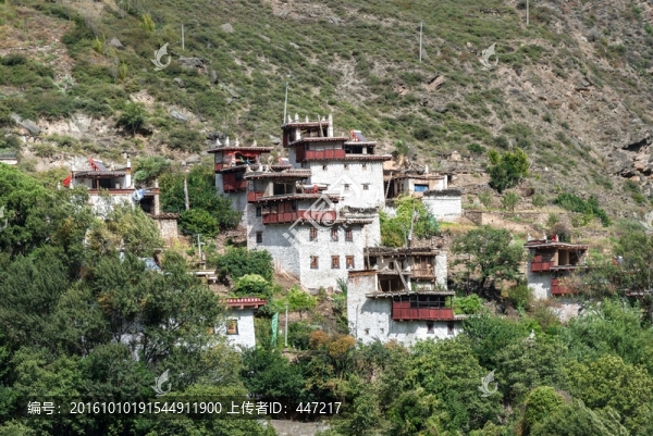 四川丹巴梭坡碉樓