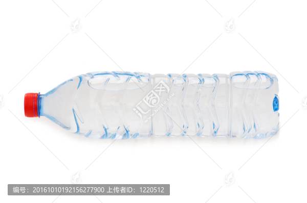 在白色的瓶子上隔離的水