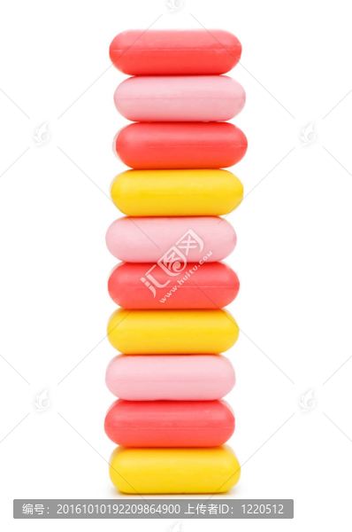 隔離在白色上的肥皂堆