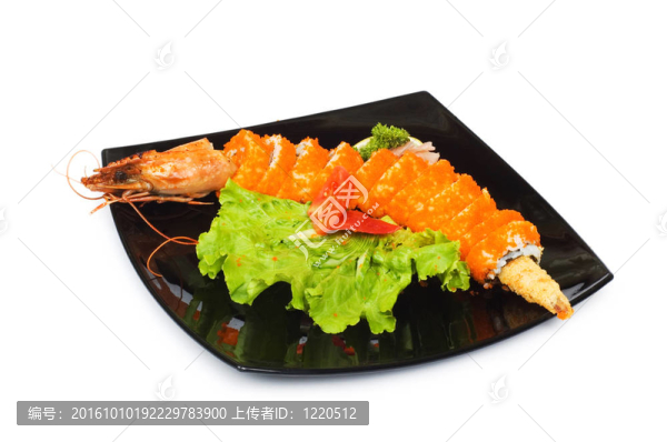 白色背景上的壽司和螃蟹