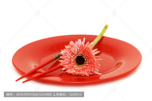 紅色的花和白色的筷子