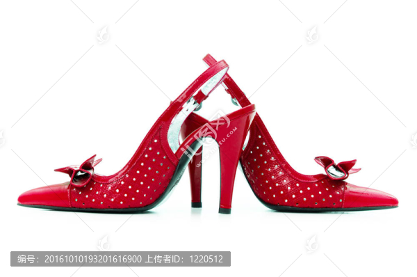 白色背景下的女性鞋