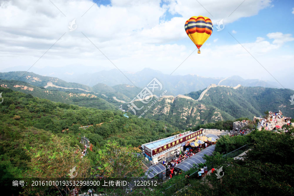 在八達(dá)嶺附近的北京長(zhǎng)城