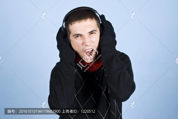 酷家伙非常享受音樂