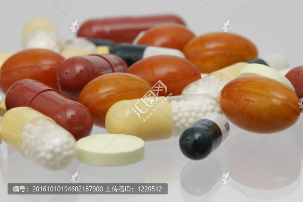 不同顏色的藥丸