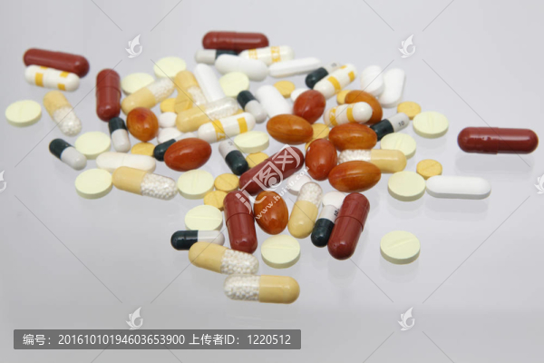 不同顏色的藥丸