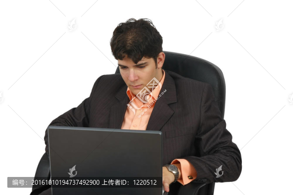 成功的工作人員與筆記本電腦隔離白色背景