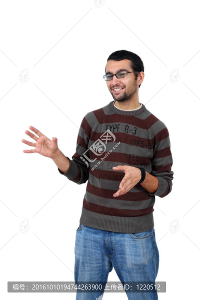 白人背景下的年輕人肖像