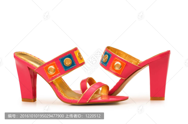 白色背景下的女性鞋