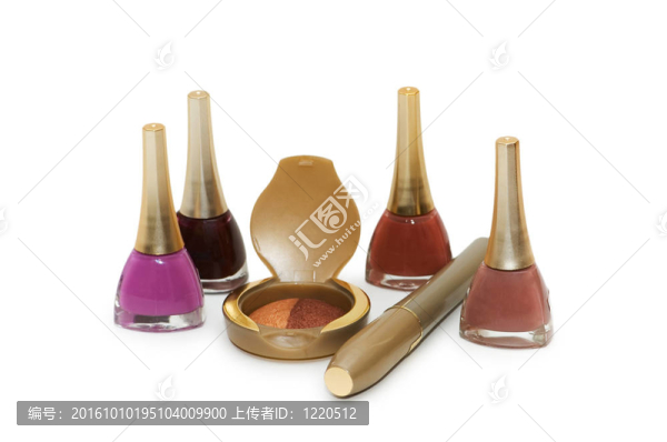 白色背景上的各種彩妝