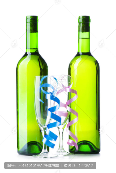 白葡萄酒的酒瓶和飄帶