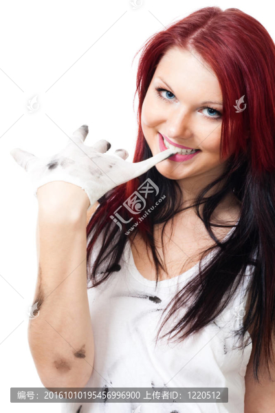努力工作后有吸引力的女性