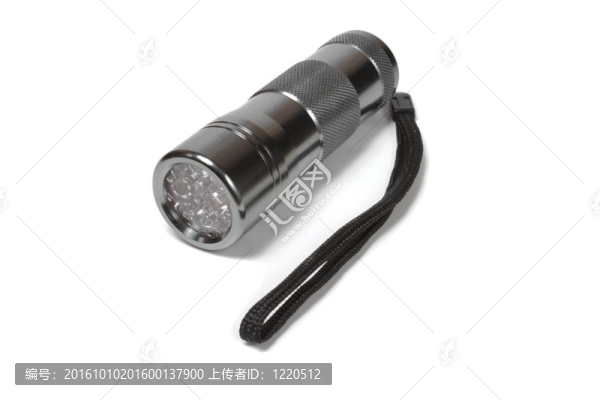 白色背景的袖珍手電筒