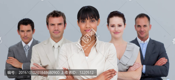 非裔美國(guó)女商人帶領(lǐng)她的團(tuán)隊(duì)