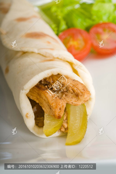 皮塔面包雞肉卷