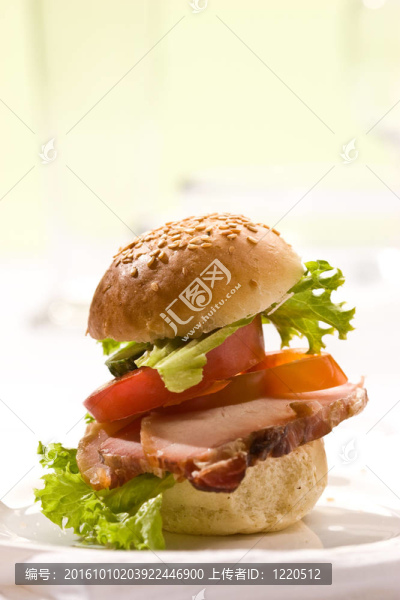 咸牛肉三明治