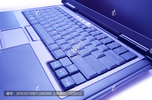 關閉筆記本電腦的顏色色調