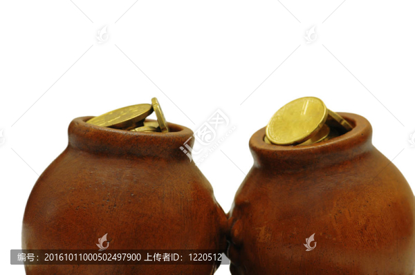 兩個在白色上孤立的金幣罐