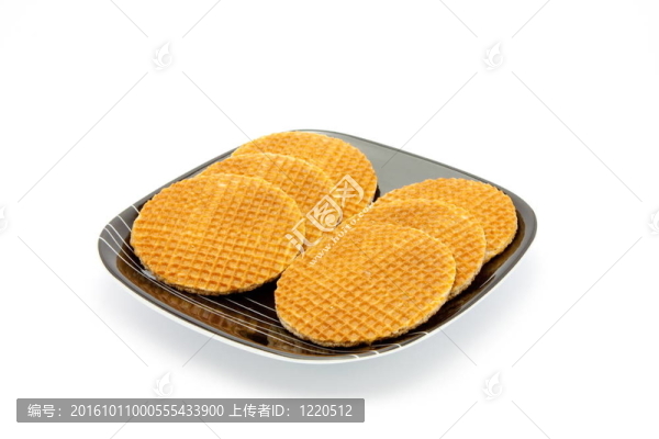 白色背景上的餅干