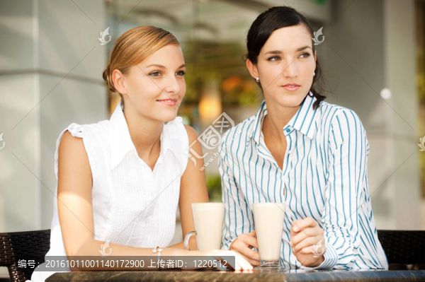 婦女與咖啡