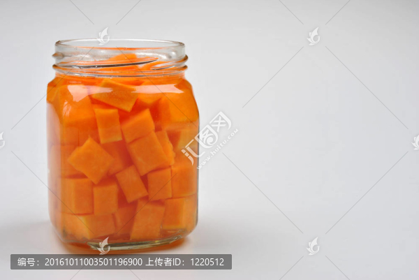 有機(jī)南瓜準(zhǔn)備湯