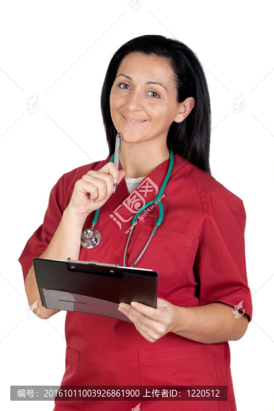 快樂醫(yī)生女人用剪貼板思考