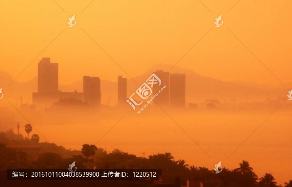 在日落的時(shí)候