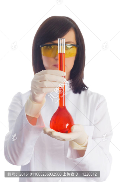 女人與化學實驗室的白管
