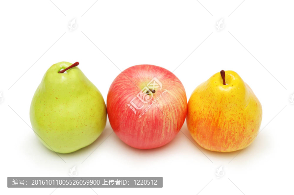 在白色的梨和蘋果上隔離