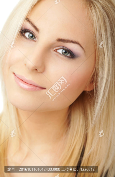 干凈的金發(fā)女
