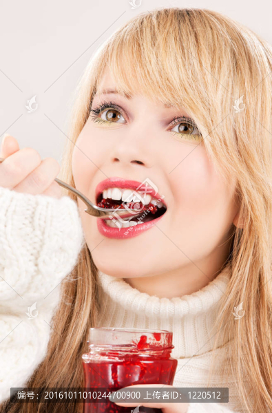 快樂(lè)少女與懸鉤子果醬