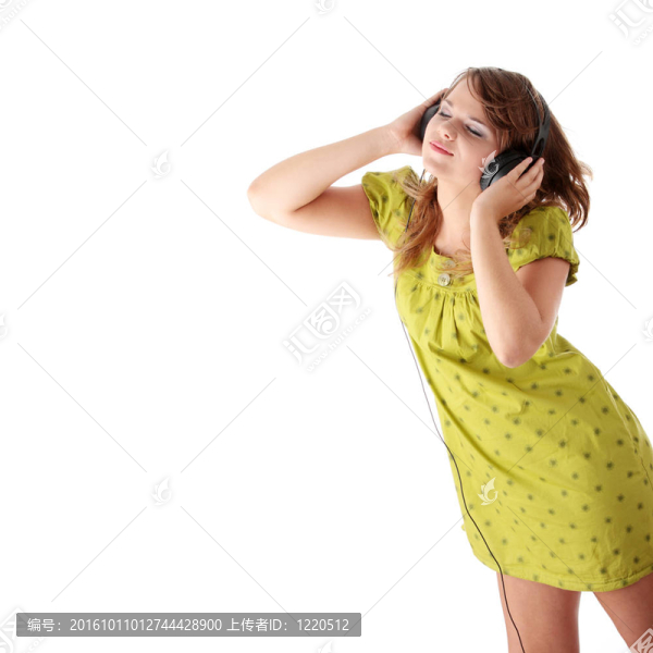 美麗的少女聽音樂