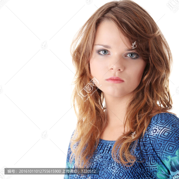 穿藍色衣服的少女