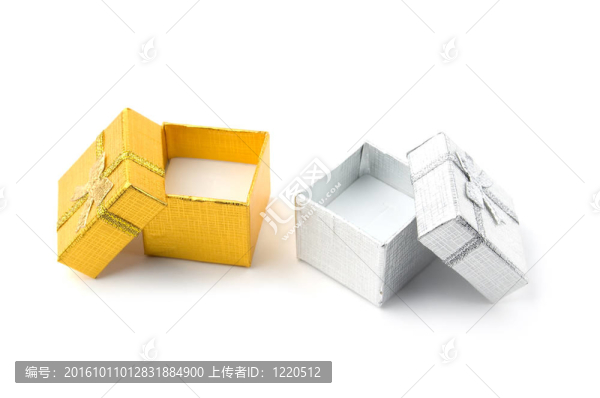 兩個打開的禮品盒