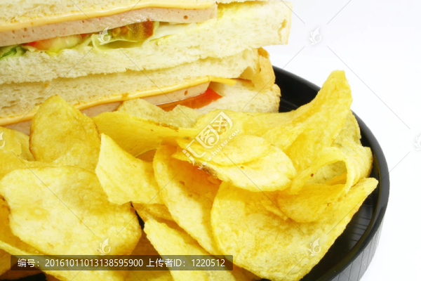 三明治和薯條套餐