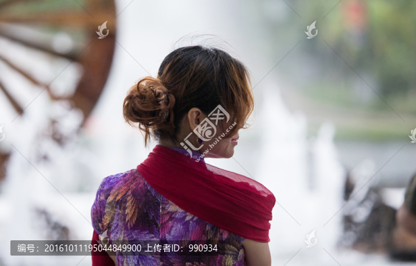 女人,背影