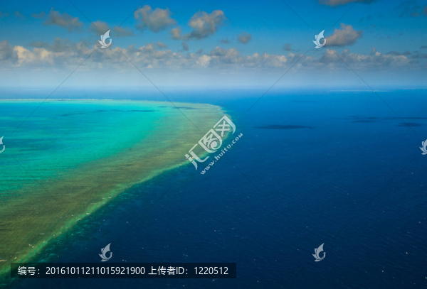 在大堡礁海洋樂園阿靈頓礁陽光鳥瞰圖