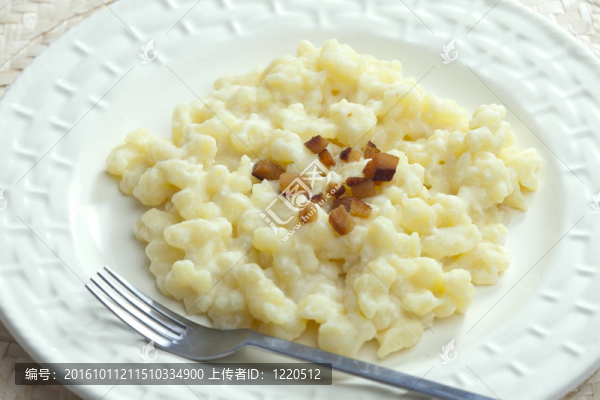 halusky和bryndza奶酪（斯洛伐克菜）