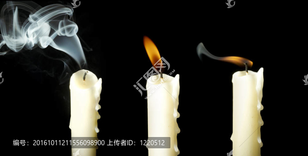 黑色背景上分離的蠟燭