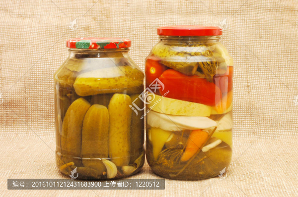 罐裝蔬菜解職的玻璃瓶