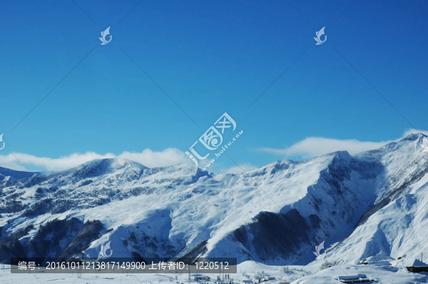 風(fēng)景與山覆蓋著雪