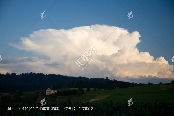 積雨云