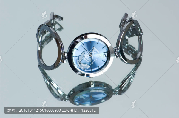 時(shí)尚手表的反光背景